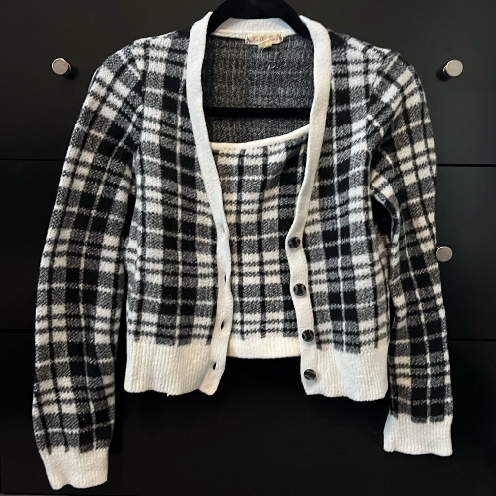 Tank top and sweater set